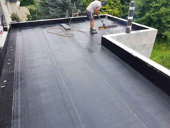 Traitement des relevés d'étanchéité sur toiture-terrasse
